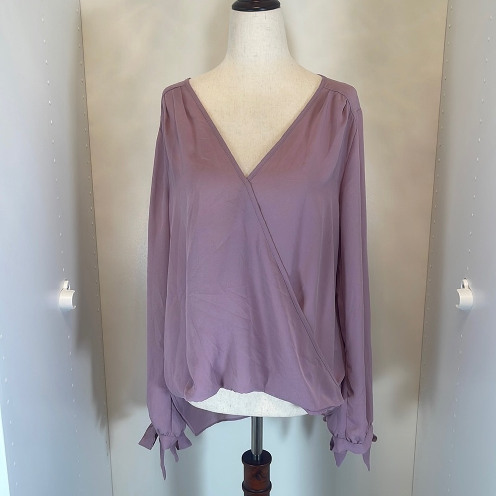 EUC Lily Black Lilac Blouse Size Large